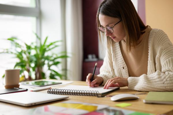Certifica tu inglés con Linguaskill desde casa - Ventajas de hacer Linguaskill desde casa frente a otros exámenes